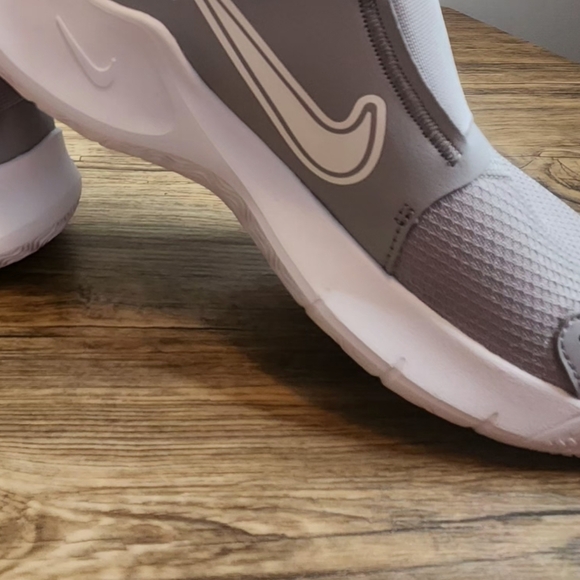 Nike Flex Runner 3 Grey/White FN1294-001. Size 6 Youth and Women's 7.5 or 8. - Picture 10 of 14